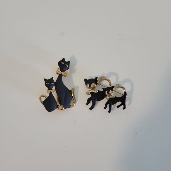 Vintage Mid Century Modern Set of 2 Black Cat Fashion Pins Brooches - Picture 1 of 4